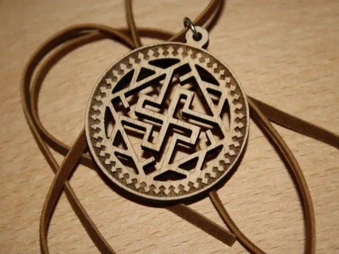 Money amulet : ประกอบด้วยส่วนผสมจากธรรมชาติเท่านั้น